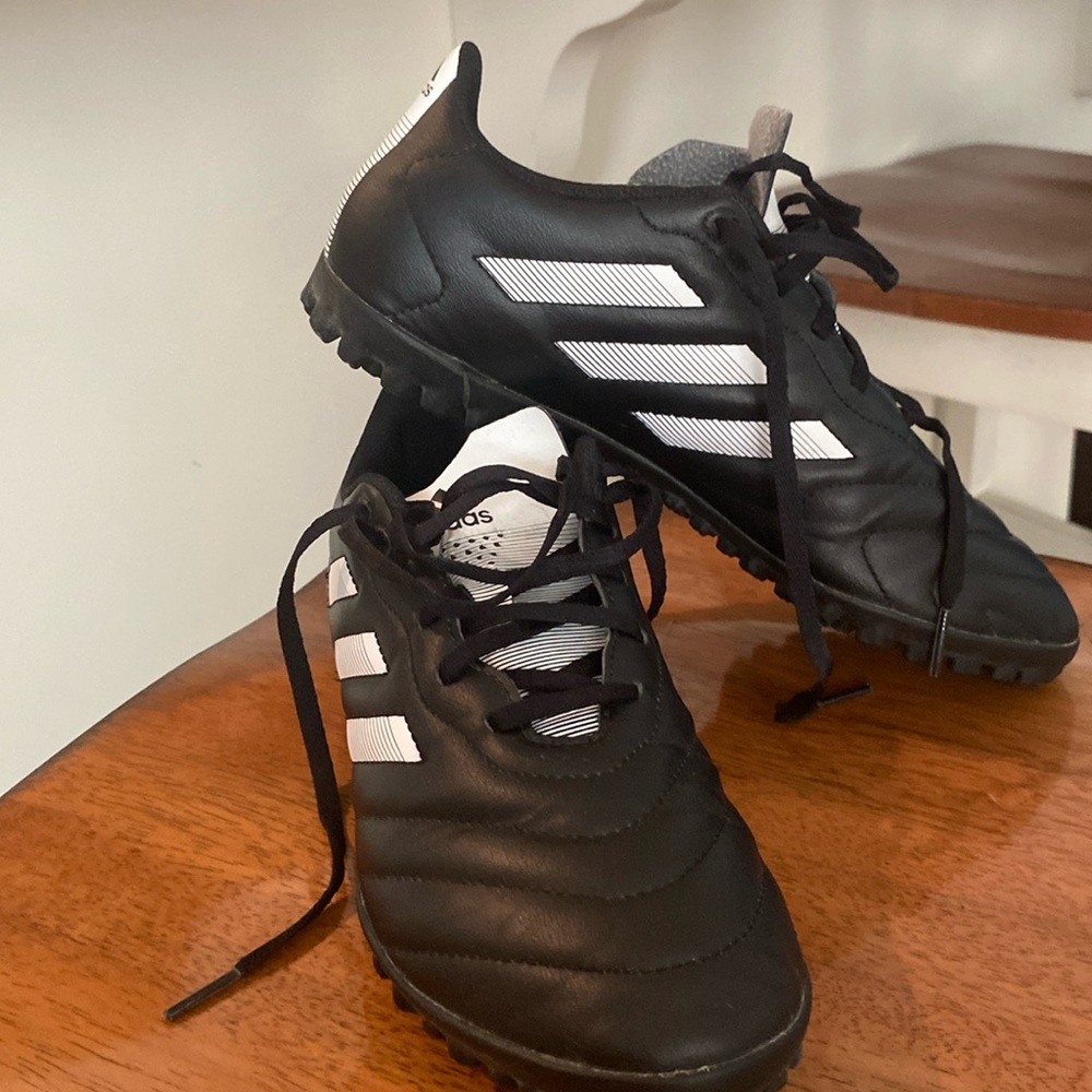 Size 7 Boys Turf Soccer Cleats